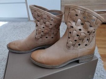 Kožené boty zn. Baťa