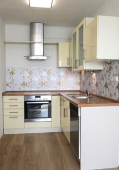 Pronájem bytu 2+kk 43m2 Kyje Praha 9