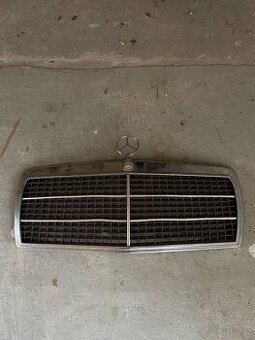 Mercedes-Benz W201 190 E-přední maska včetně znaku