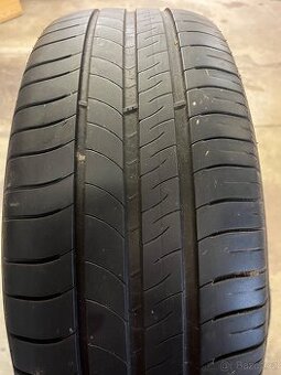 215/60 R16 Michelin