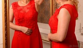 Šifonové plesové šaty červené splývavé - 1