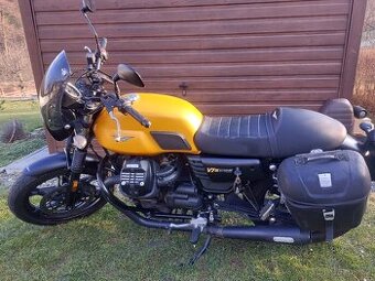 Moto Guzzi V7 lllStone