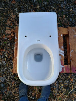 nepoužitý set WC a sedátko pro handicapované
