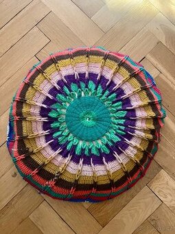 Statožitný háčkovaný kulatý polštář, 50 cm