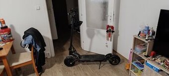 Elektrokoloběžka Kaabo Mantis 10 plus 2022 CZ edition