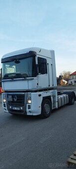 Renault Magnum
