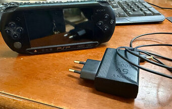 PSP nabíječka karta 5gb nahráno 6 her... - 1