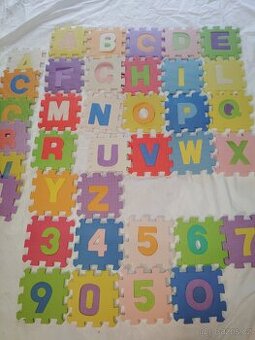 Pěnové puzzle