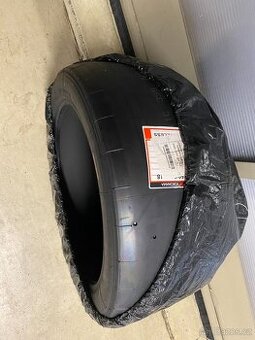 závodní slick Yokohama 250/660 R18 – nový