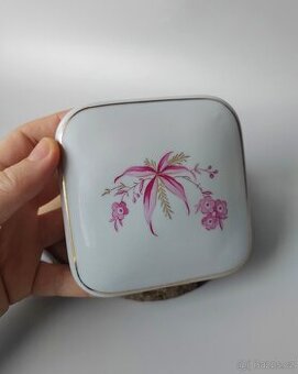Starožitná porcelánová dóza šperkovnice Jlmenau (1930-1949)