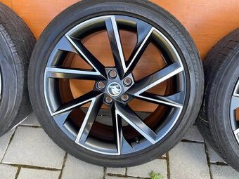VEGA schwarz orig.skoda Superb3V 5x112 8j x19 ET 45 VW
