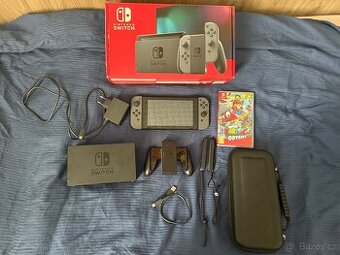 Nintendo Switch + Super Mario Odyssey