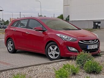 Hyundai i30 Combi 1,6 GDI 99kw STYLE, automat, r.v 2013
