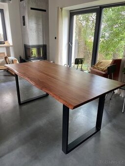 Jídelní stůl 180x90, akáciové dřevo a kov