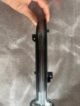 Blinkr do pravého zrcátka 63137498160 nový BMW 320D xDrive