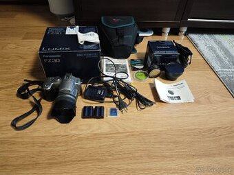 Fotoaparát Panasonic s příslušenstvím