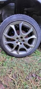 Alfa romeo 147 kola - 1