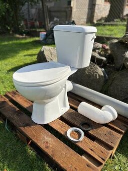 WC kombi set vč. WC prkénka a příruby - jako nový