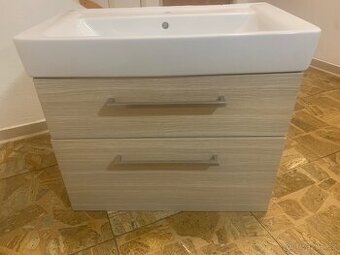 Koupelnová skříňka