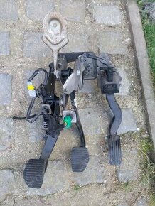 Citroen c4 16i16v 2007 pedáli