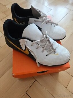 Prodám turfy Nike Phantom GX II vel.39