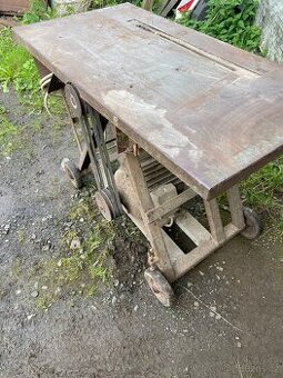 Stolní pila, cirkulárka s kolébkou