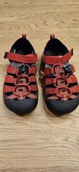 Dětské červené sandály KEEN velikost 34