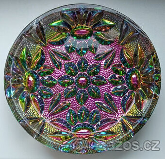 Duhově zbarvená miska z irizovaného skla