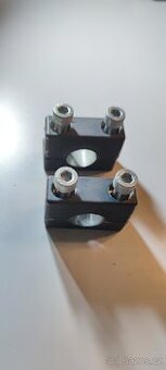 Manet Korado třmeny na řidítka