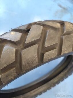 Zadní pneu Metzeler Sahara