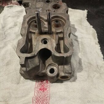 Jeep 2,5 3,1 TD /Chrysler hlava motoru