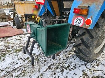 Špalíkovač za traktor