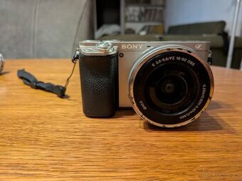 Sony a6000 + 2 objektivy
