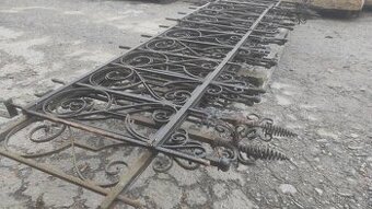 Starý železný plot, plotové dílce, 12bm