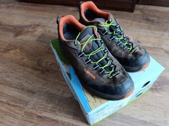 Kožené goretexové kotníčkové boty LOWA vel 34