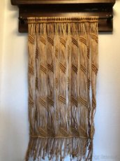 Retro drhaný závěs (macramé)