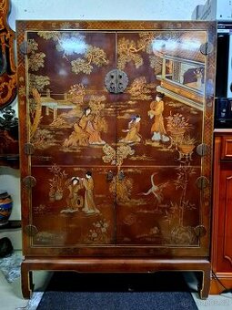 Ručně malovaná čínská komoda