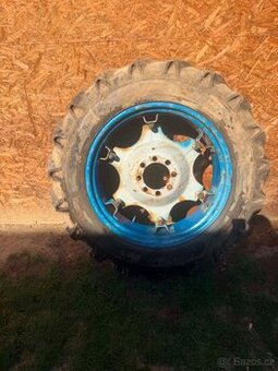 Kola 12,4/11-32 Zetor