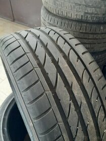 235/40 R18 xl