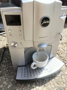 Automatický kávovar Jura E75