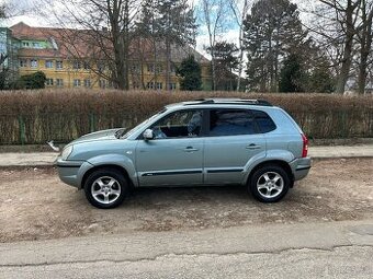 Hyundai Tucson 2,0i 104kW r.v.2007 najeto jen139 tis. KM