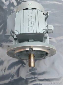 Elektromotor přírubový