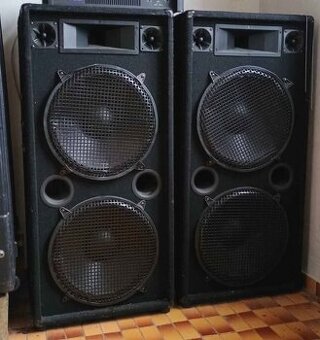 2 reproboxy Omnitronic DX-2522 8ohm 600/1200W na opravu díly