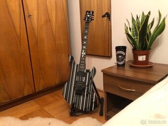 Schecter Synyster Gates signature