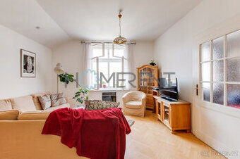 Pronájem zařízeného bytu 2+1 (58m²) v ulici Slezská, Praha 3