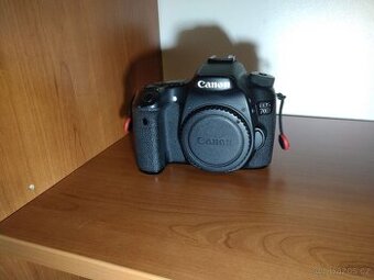 Canon eos 70D+EFS 18-55 mark 3+ EF 50 f1.8