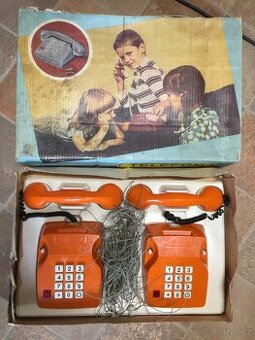 retro hračka, starý domácí telefon