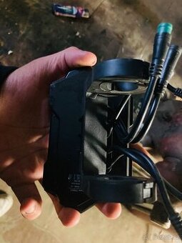Kukirin g2 master displej