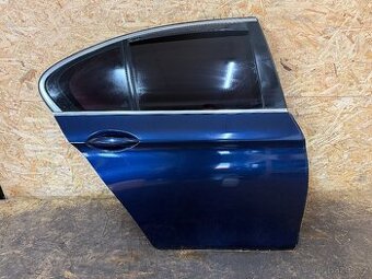 NASTROJENÉ PRAVÉ ZADNÍ DVEŘE BMW F10 IMPERIALBLAU