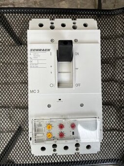 Jistič schrack MC3 630 A